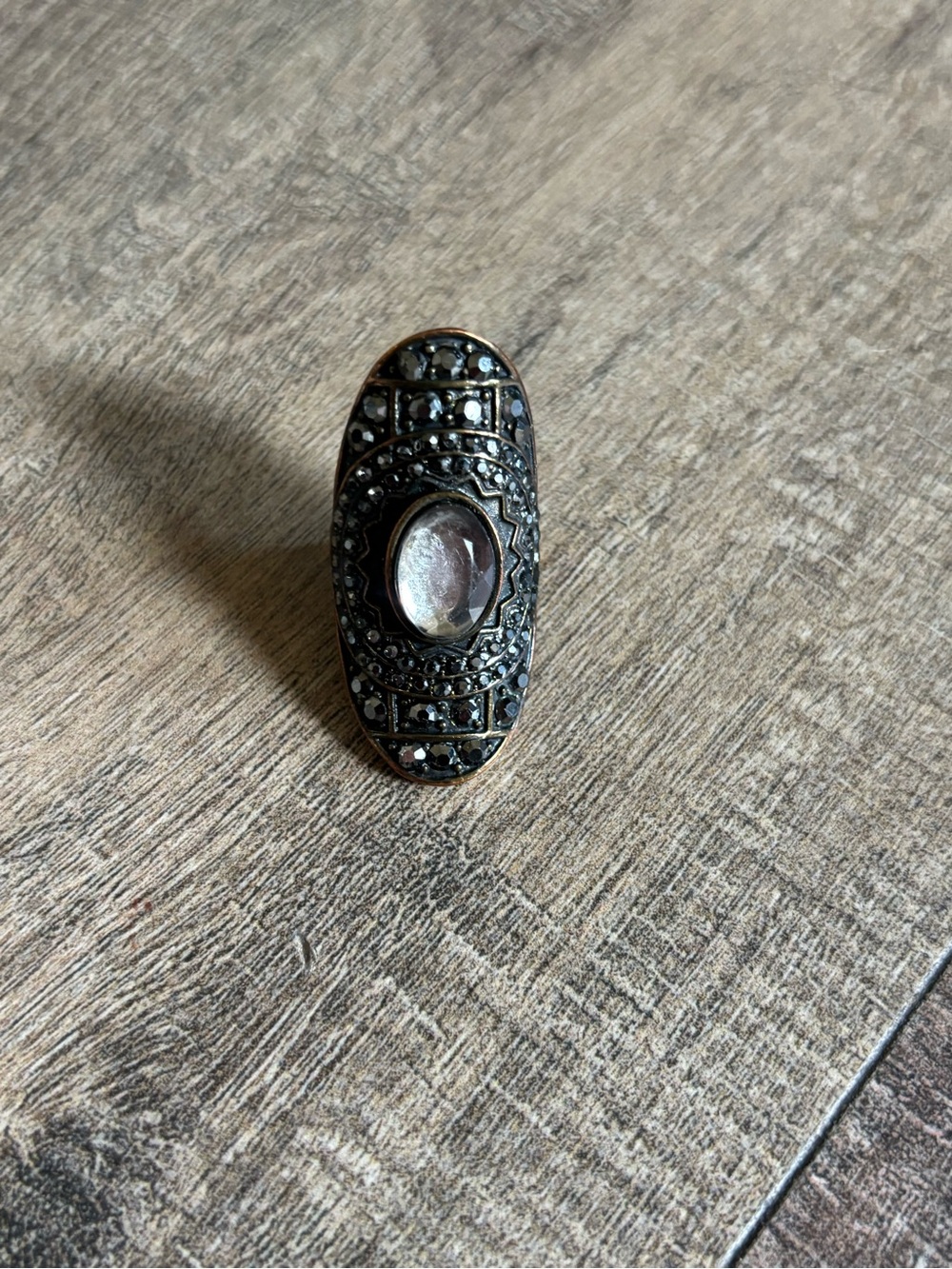 Vintage women size 13.5 dark metal black clear rhinestone statement knuckle ring